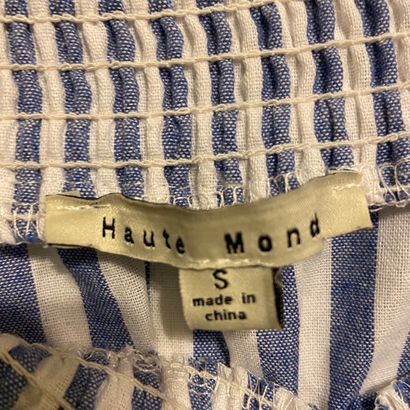 Vertical striped light blue and white button up elastic waste squirt - Picture 3 of 4